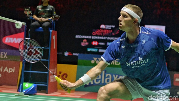 Tunggal putra Denmark, Viktor Axelsen melangkah ke final Indonesia Open 2023. Axelsen lolos setelah mengalahkan Prannoy dari India.