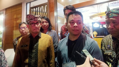 Menteri Pariwisata dan Ekonomi Kreatif (Menparekraf), Sandiaga Salahuddin ketika ditemui di Nusa Dua, Badung, Bali pada Sabtu (17/6/2023) malam. (Ni Made Lastri Karsiani Putri-detikBali)