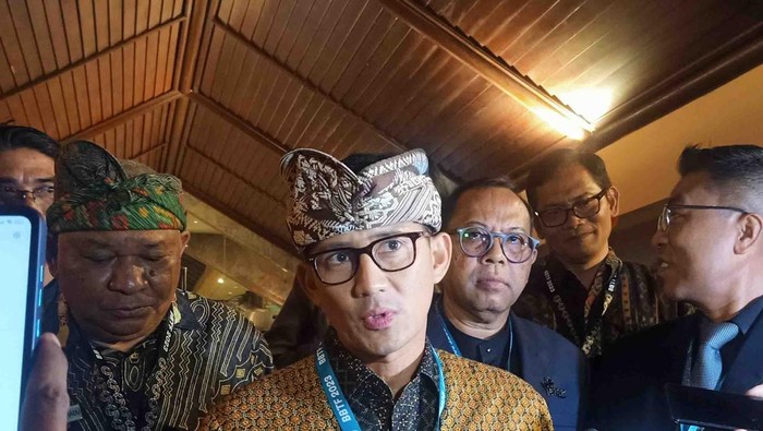 Menteri Pariwisata dan Ekonomi Kreatif (Menparekraf), Sandiaga Uno ketika ditemui di BICC Nusa Dua, Badung, Bali pada Sabtu (17/6/2023). (Ni Made Lastri Karsiani Putri-detikBali)