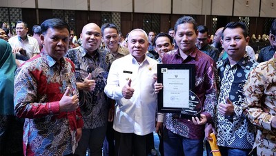 MHU Raih Penghargaan Proper Emas