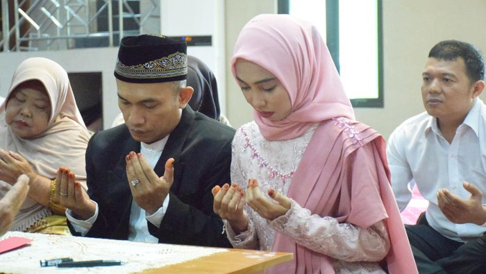 Momen tahanan Polda Jambi melangsungkan akad nikah