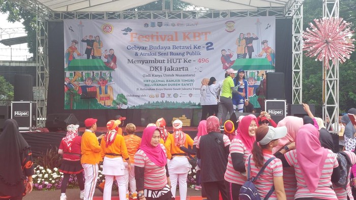 Panggung Festival KBT Duren Sawit
