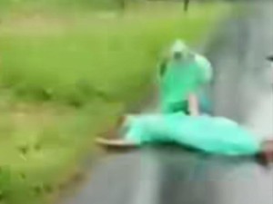 Pemotor Lansia di Sulut Disenggol Mobil Pikap hingga Terjatuh, Pelaku Kabur