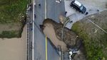 Penampakan Jembatan Ambrol Diterjang Banjir di Serbia