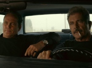 Sinopsis Film Dragged Across Concrete: Kerjasama Dua Polisi Beda Generasi