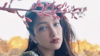 Setelah menikah dengan Paris Chong, Rahma Azhari menetap di Amerika. Empat tahun di negeri Paman Sam, Rahma Azhari kini sedang pulang ke Indonesia karena rindu kampung halaman. Foto: Instagram @raazharita
