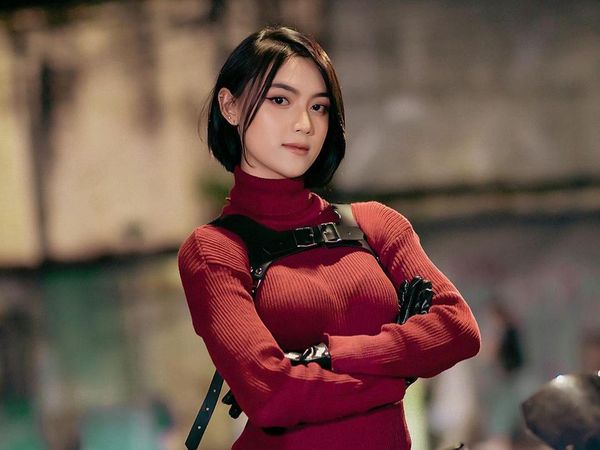 5 Potret Shella Fernanda Cosplay Jadi Ada Wong Resident Evil