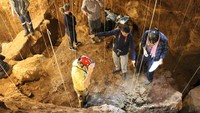 Metode penanggalan luminesensi menunjukkan bahwa fosil tengkorak dan tulang rahang di Tam Pà Ling berusia setidaknya 46.000 tahun. Namun, temuan fosil-fosil lain setelahnya mendapati kemungkinan lain. Foto: Kira Westaway (Macquarie University)