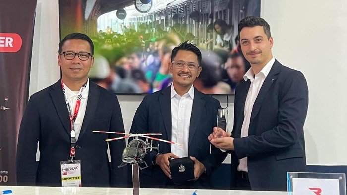 Top! Sebentar Lagi Bakal Ada Showroom Helikopter Whitesky Aviation bekerjasama dengan Rotortrade untuk membangun showroom helikopter di Cengkareng Heliport (CHP), Tangerang, Banten. Keren!