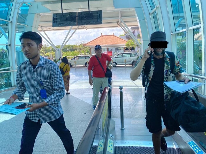 WNA Palestina dideportasi setelah menjalani detensi dan pidana penjara selama 1,5 tahun akibat membeli dna mengonsumsi sabu di Kuta.