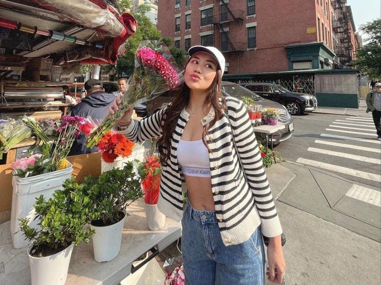 6 Gaya Aaliyah Massaid di Amerika, Cantiknya Bikin Pangling