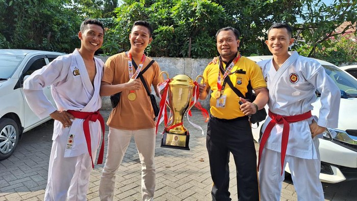 Anggota Polres Ngawi yang berhasil menjadi juara 1 Kejurnas Shindoka dan Bela Diri Polri Piala Kapolda Jatim 2023.