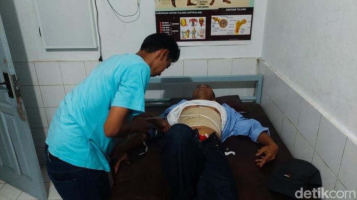 Bengkel Tulang di Desa Citapen, Kabupaten Bandung Barat.