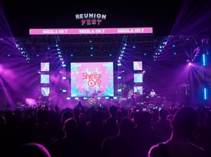 Didukung bank bjb, Reunion Fest SMANSA Subang Disempurnakan Sheila on 7