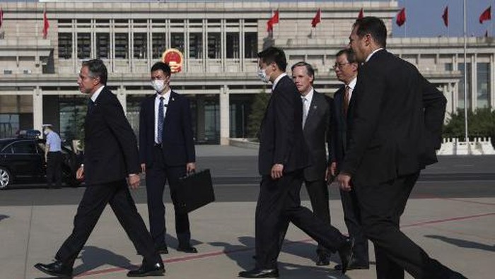 US Secretary of State Antony Blinken walks after arriving in Beijing, China, June 18, 2023. (Photo by LEAH MILLIS / POOL / AFP)