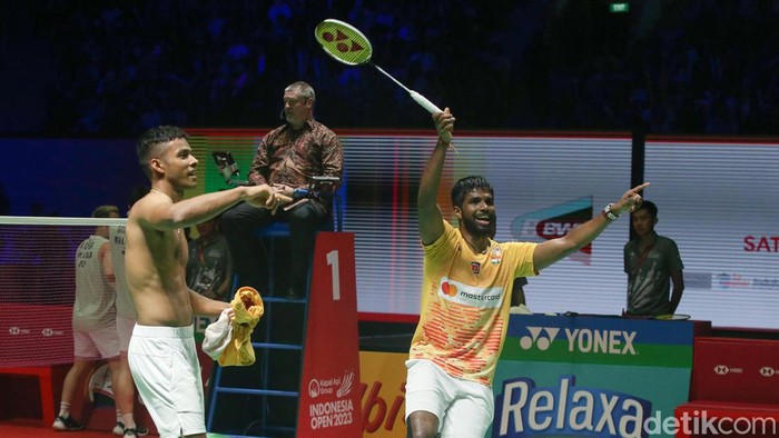 Ganda putra India Satwiksairaj Rankireddy/Chirag Shetty jadi juara Indonesia Open 2023. Di final mereka mengalahkan wakil Malaysia Aaron Chia/Soh Wooi Yik.