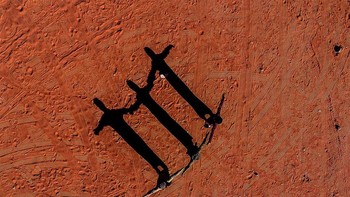 Bayangan di gurun. Foto: Kolibikfoto via LoveMyFamilyMag.com