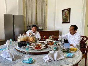 Jokowi Ajak Prabowo Makan Siang Kemarin Sambil Bahas Masalah Aktual