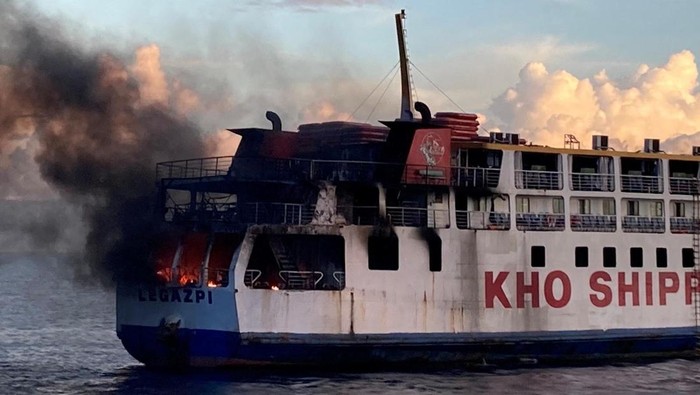 Smoke rises due to a massive fire at a ferry in Bohol, Philippines, June 18, 2023 in this handout image. Philippine Coast Guard/Handout via REUTERS    THIS IMAGE HAS BEEN SUPPLIED BY A THIRD PARTY. NO RESALES. NO ARCHIVES. MANDATORY CREDIT.