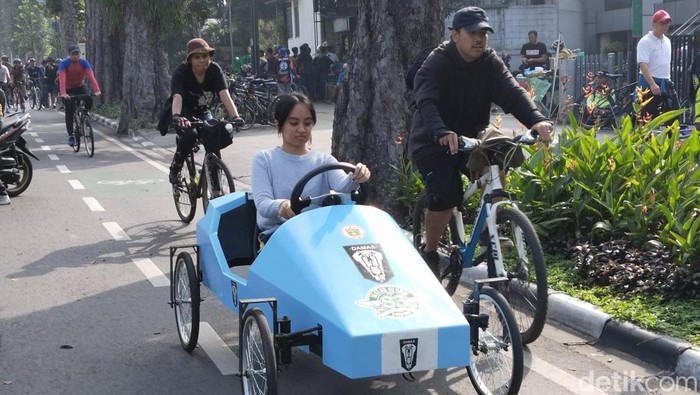 Kereta peti sabun yang dipamerkan di CFD Dago, Kota Bandung, Minggu (18/6/2023).