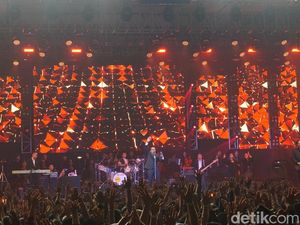 Semarak Konser Ari Lasso di Surabaya dan Penampilan Spesial Mulan Jameela