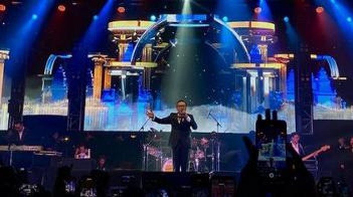 Konser Ari Lasso di Surabaya