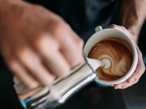 Awas! Konsumsi Kopi Berlebihan Tingkatkan Risiko Osteoporosis