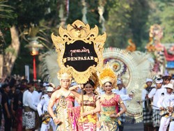 Kota Denpasar menyuguhkan tema ‘Dannacitta Segara atau Peradaban Multikultur dan Ekonomi Kreatif dalam Peed Aya atau pawai di Pesta Kesenian Bali (PKB) XLV 2023. (Humas Pemkot Denpasar)
