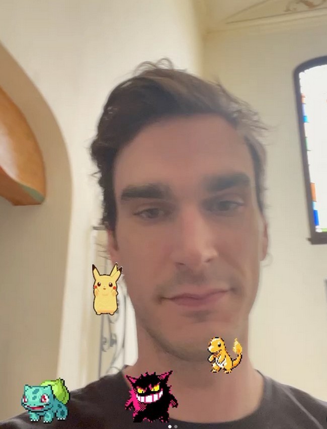 Marston mengatakan bahwa pola asuh yang liberal telah membuatnya berpikiran terbuka tentang bagaimana orang menghasilkan uang. Saya percaya bahwa tidak ada yang salah dengan ketelanjangan atau seksualitas,” akunyaFoto: dok. Instagram