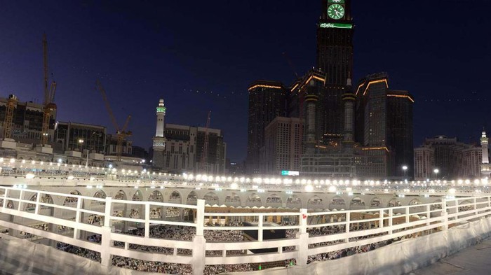 Masjidil Haram terus diperluas oleh pemerintah Kerajaan Arab Saudi. Hal ini untuk menampung jemaah yang kian bertambah.