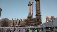 Dalam pantauan detikcom, proyek pembangunan masjid terus dikebut. Beberapa menara terus dibangun menggunakan crane-crane tinggi.  