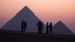 Menikmati Matahari Terbit di Piramida Giza