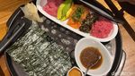 Menikmati Sashimi hingga Nasi dalam Wadah Batu Panas di Resto Jepang PIK