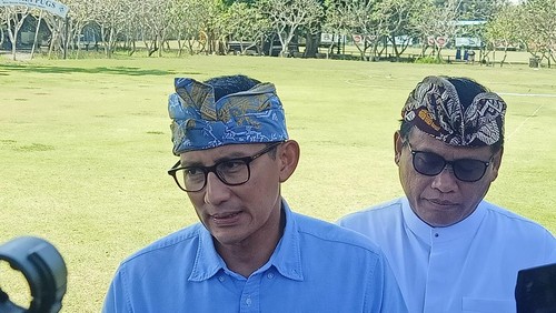 Menparekraf Sandiaga Uno memastikan tidak akan menggunakan waktu dan biaya dari pemerintah untuk kegiatan politiknya.