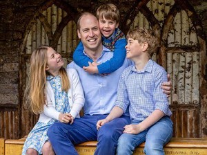 Rilis Foto Hari Ayah, Pose Pangeran Louis Disorot Mirip Pangeran William Kecil