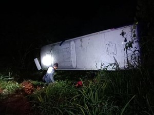 Bus 32 Penumpang Masuk Jurang di Lahat Usai Gagal Nyalip di Tikungan