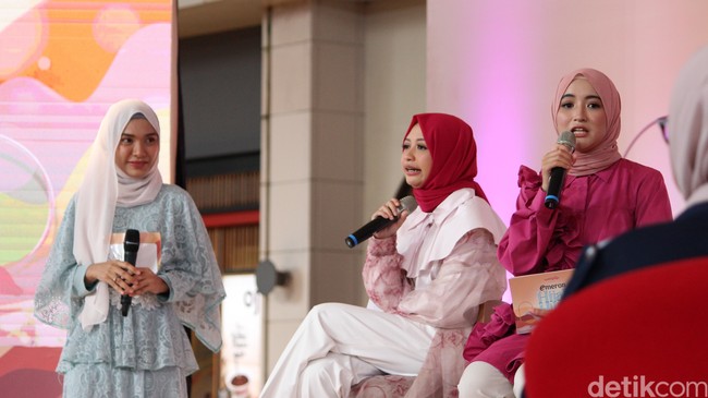 Salah satu peserta yang masuk ke dalam 20 besar adalah Kanya Cittarasa yang konsisten membuat konten tentang story telling. Dia menceritakan suatu tema dengan berbagai ekspresi dan karakter yang sesuai dengan cerita dikemas dengan unik dan menghibur. Seperti kali ini Kanya membahas tentang bakso.  Foto: Dok. @hijabhunt.