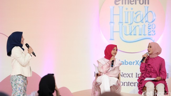 Nanda Amelia membagikan konten untuk memberikan motivasi bagi Views di media sosial. Selain itu, Nanda juga memperlihatkan kegiatannya menjadi pelatih taekwondo dan yoga. Nanda lalu mengungkapkan alasan dibalik membuat konten tentang motivasi,”Kegiatan saya bukan hanya olahraga, video ini buat memberikan semangat untuk diri saya sendiri dan untuk foolllowers saya yang tidak terlalu banyak. Jangan lupa berterima kasih kepada diri sendiri gak mau terlalu monoton tentang olahraga,” jelasnya. Foto: Dok. @hijabhunt.