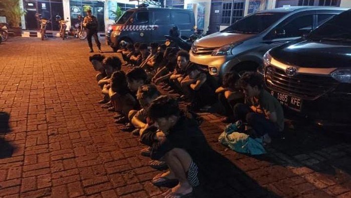 Polisi amankan 18 remaja hendak tawuran di Depok