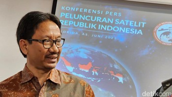 Plt Dirut Bakti Kominfo Arief Arief Tri Hardiyanto mengatakan meski sudah diluncurkan, satelit Satria-1 harus melalui berbagai proses pengujian hingga dinyatakan dapat memancarkan sinyal internet hingga awal tahun 2024. Foto: detikINET/Agus Tri Haryanto
