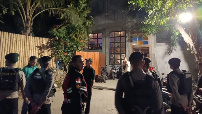 Satgas TPPO di Manggarai Barat menyisir tempat hiburan malam, penginapan, dan mengecek identitas pengunjung dan pekerja untuk mencegah TPPO.