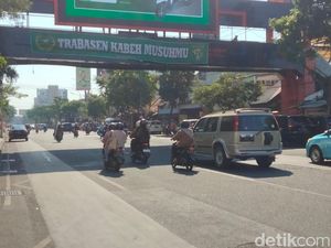 Spanduk Bonek Warnai Kota Surabaya di HUT Ke-96 Persebaya