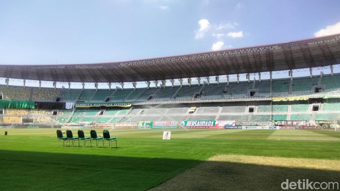 Persebaya akan menjamu Persija dalam laga uji coba. Berikut ini link live streaming big match tersebut.