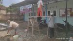 Antisipasi Kemarau, Tim Itera & Warga Buat Sumur Resapan-Lubang Biopori