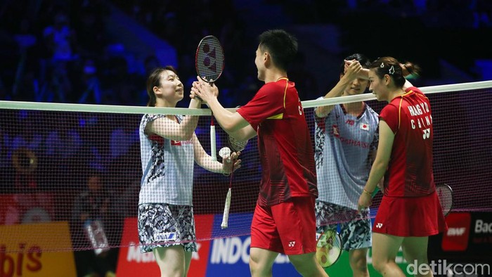 Zheng Si Wei/Huang Ya Qiong Juara Indonesia Open 2023 Ganda campuran China Zheng Si Wei/Huang Ya Qiong menjadi juara Indonesia Open 2023. Di final mereka menghempaskan pasangan Jepang Yuta Watanabe/Arisa Hisagino.