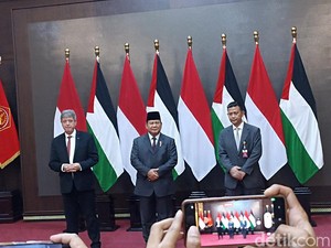 Prabowo Beri Beasiswa 22 Pemuda Palestina Belajar di Unhan