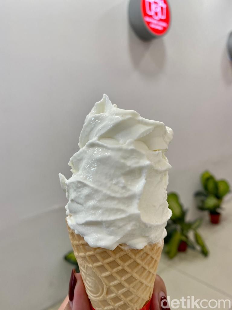 Adu Rasa Tiga Es Krim Kekinian Murah Meriah, Mana yang Paling Enak?