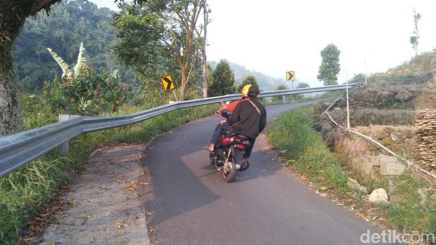 Akses jalan menuju ke Panyaweuyan, Majalengka