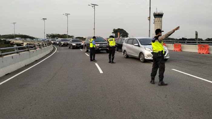 Area Keberangkatan Terminal 3 Soetta Macet Pagi Ini, Polisi Rekayasa Lalin