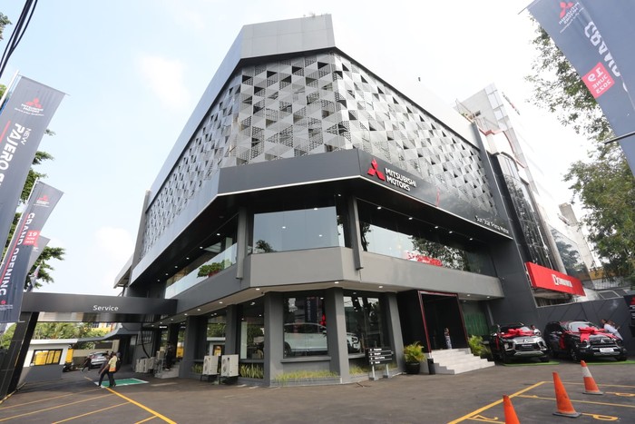 Diler Mitsubishi di Matraman Jakarta Timur